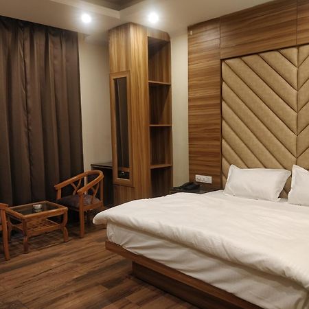 Pinnacle Vesta Homestay Массури Экстерьер фото