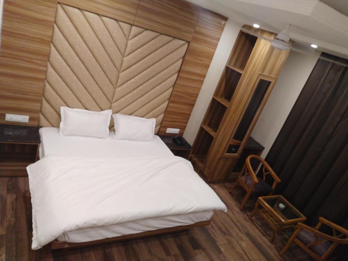 Pinnacle Vesta Homestay Массури Экстерьер фото