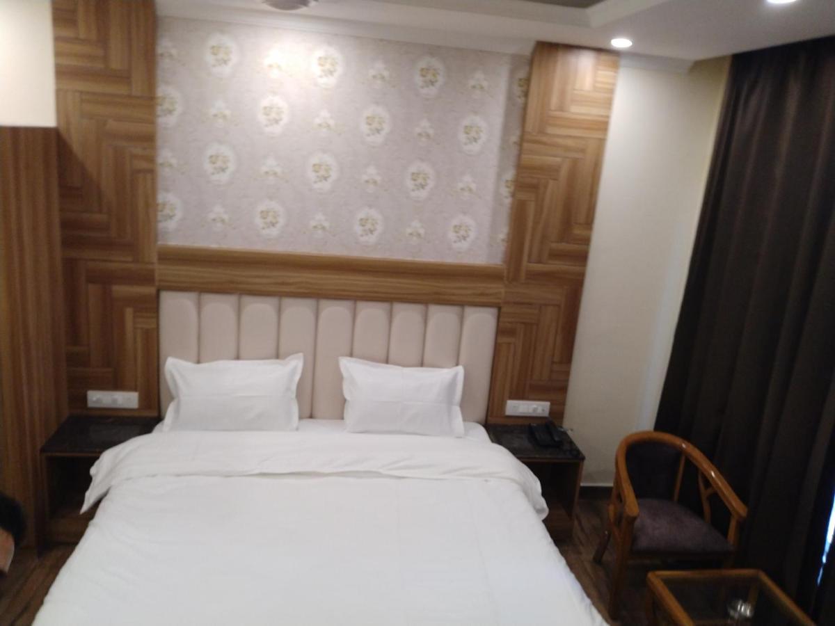 Pinnacle Vesta Homestay Массури Экстерьер фото