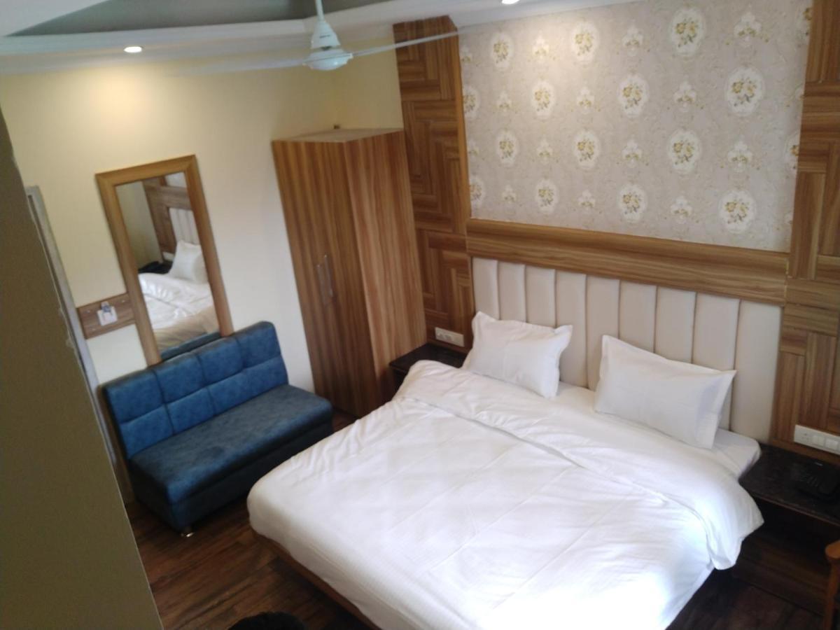 Pinnacle Vesta Homestay Массури Экстерьер фото