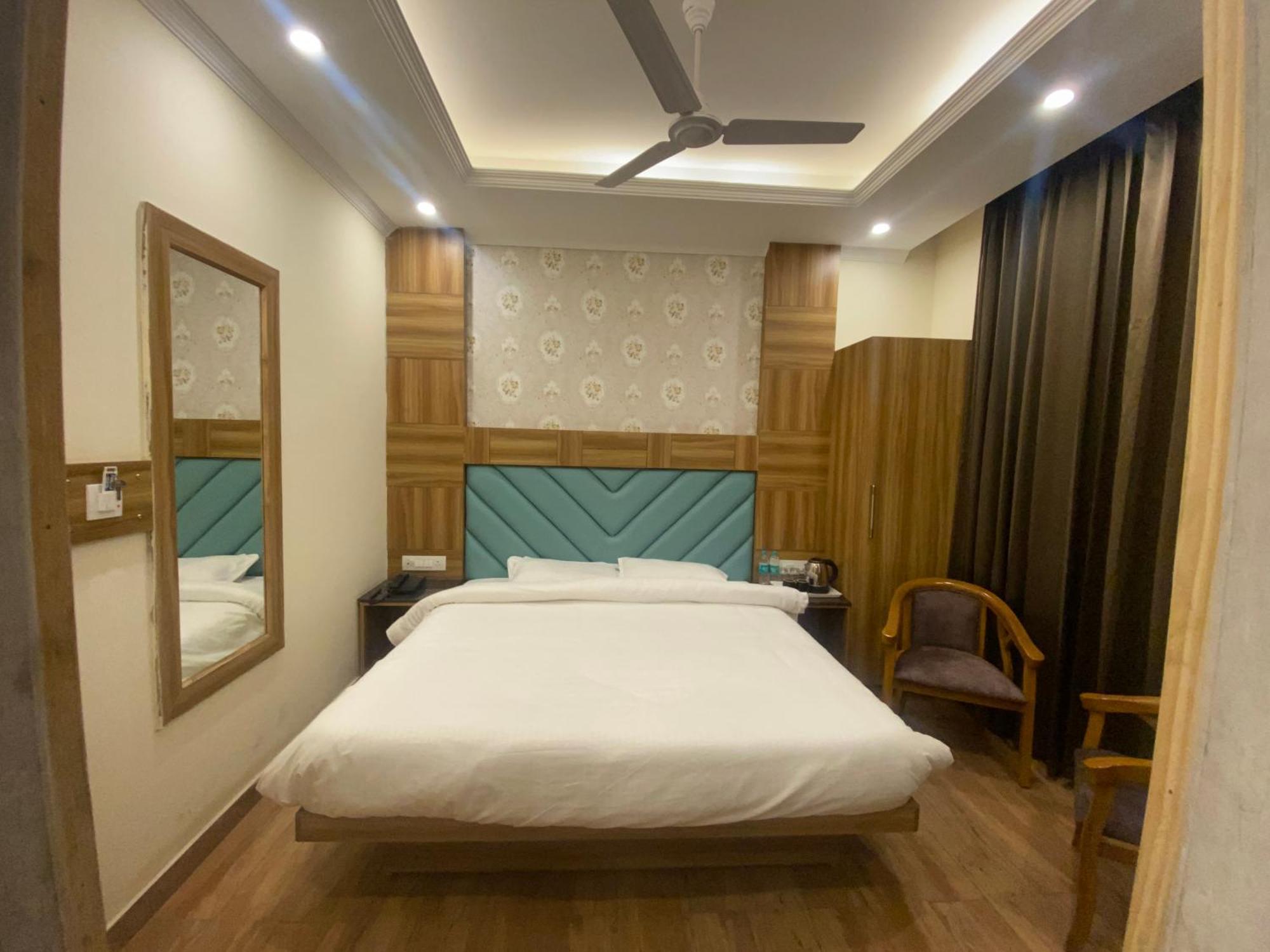 Pinnacle Vesta Homestay Массури Экстерьер фото