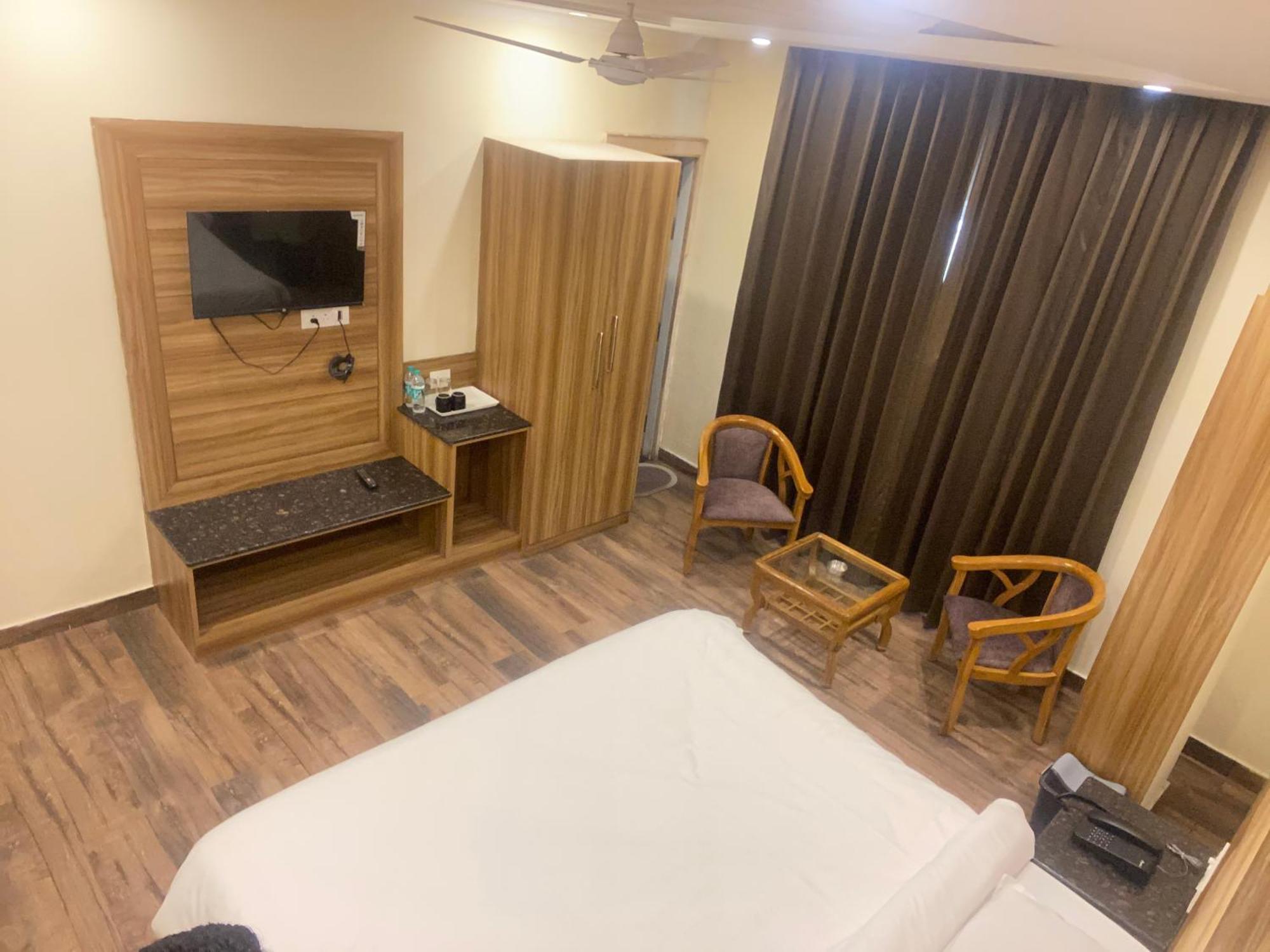 Pinnacle Vesta Homestay Массури Экстерьер фото